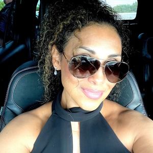 Meet your Posher, Adriana